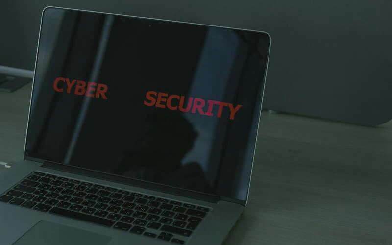 Menaces cyber et défense bancaire