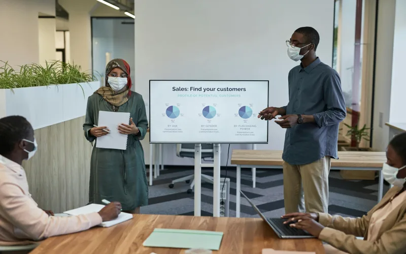 Relation client B2B dans l'industrie : outiller les équipes commerciales